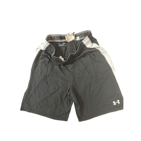 Under Armour boys sports shorts size YXL - Picture 1 of 1